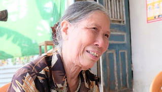 Tấm lòng của cụ bà trước lời kêu gọi chống dịch của Thủ tướng