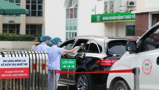 Nhân viên y tế Hà Nội phải sẵn sàng 'trực chiến' 24/24h