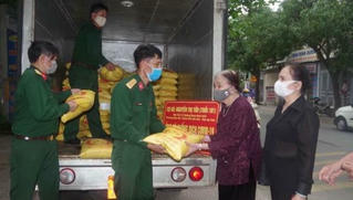 Những tấm lòng của người cao tuổi ủng hộ chống dịch Covid-19