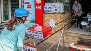 Dùng flycam bán bánh mì, 1001 kiểu sáng tạo trong bán hàng thời Covid-19