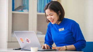 Sách giáo khoa điện tử: Có nên “buông” thị trường cho các NXB tư nhân?