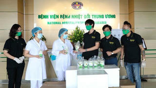 10.000 ly đồ uống tiếp sức y, bác sĩ tuyến đầu chống dịch
