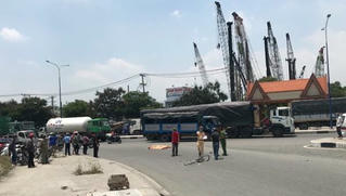 Nữ lao công bị ô tô cuốn vào gầm tử vong