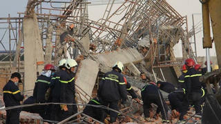 Tạm giữ 3 người để điều tra vụ sập công trình ở Đồng Nai