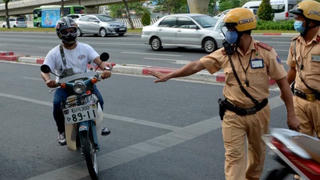 Tổng kiểm soát  phương tiện: tước 737 giấy phép lái xe các loại