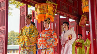 MV "Không thể cùng nhau suốt kiếp" và câu chuyện nhạc Việt phát huy giá trị truyền thống