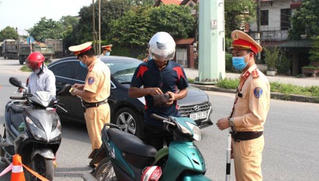 Đề xuất trừ điểm bằng lái là  'văn minh và mang tính nhân văn'