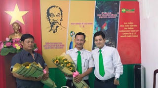 Tài xế taxi trả lại gần 200 triệu đồng chủ quán cafe bỏ quên