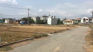 Công an huyện Bình Chánh (TP HCM) đã mời 32/38 đối tượng “đầu nậu” đất đến làm việc 