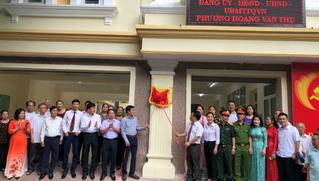 Quận Hồng Bàng (Hải Phòng): Gắn biển ba công trình chào mừng Đại hội Đảng bộ quận