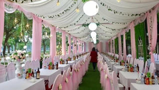 Nữ nhân viên y tế hoãn đám cưới vì Covid-19