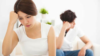 Chồng báo tin giả vợ về từ vùng dịch, lỗi tại ai?