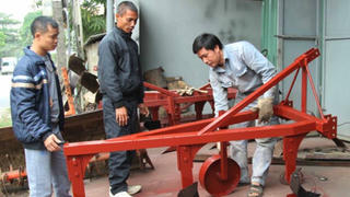 Giật mình sáng chế… của những 'ông vua chân đất'