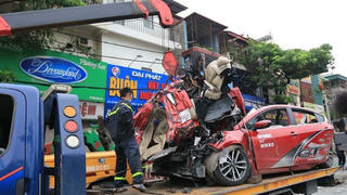 Vụ container đè bẹp xe con: Các nạn nhân đi lễ ngày rằm