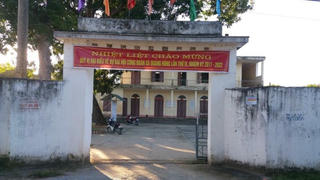 Phó chủ tịch xã bị đình chỉ công tác do lơ là chống dịch