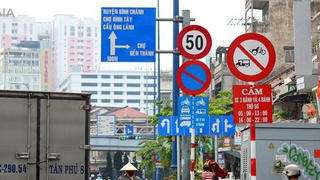 Biển báo giao thông đường bộ - có nên tranh luận ai chủ trì?