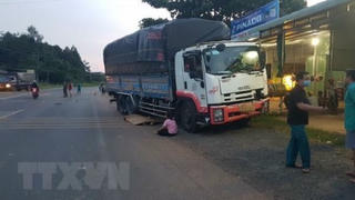 Tin giao thông sáng 22/8: Bình Phước liên tiếp tai nạn, xe ben tuột dốc cán người phụ nữ 