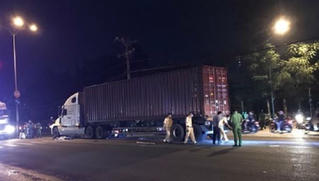 Tin giao thông ngày 23/8: Liên tiếp vụ xe container tông chết người