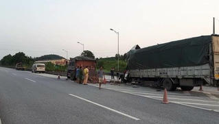 Tin giao thông ngày 2/9: Va chạm với xe tải 3 người tử vong