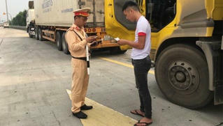 Vi phạm hành lang ATGT dẫn đến tai nạn nghiêm trọng: Người đứng đầu chính quyền phải chịu trách nhiệm