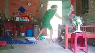 Hành hạ mẹ, tra tấn con - Cần sự can thiệp kịp thời của pháp luật