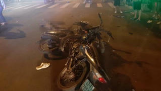 Tin giao thông ngày 12/9: Xe máy đối đầu khiến 2 người thương vong; băng qua đường người phụ nữ bị xe khách tông tử vong