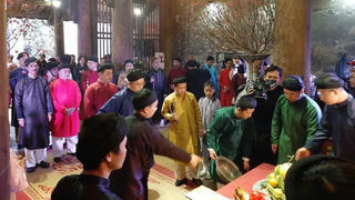 Khôi phục áo dài nam giới - tại sao không?