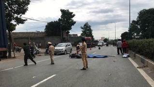 Tin giao thông sáng 21/8: Liên tiếp va chạm xe máy 3 thanh niên tử vong, tài xế xe tải nhảy sông cứu người