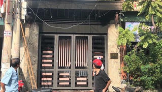 Chập điện sạc xe máy điện, ô tô bị thiêu rụi