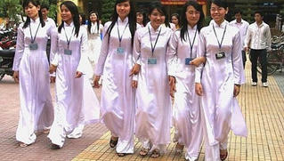 Hỗ trợ tiền cho sinh viên sư phạm: Không còn những thế hệ “Chuột chạy cùng sào...“