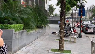 Một phụ nữ trẻ rơi từ tầng cao chung cư Hà Nội tử vong