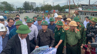 Hình ảnh Thừa Thiên Huế - Phú Yên hối hả ứng phó bão số 9