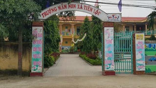 Bé 3 tuổi bị bỏ quên trong nhà vệ sinh