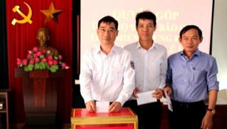 Tiếp tục ủng hộ người dân miền Trung
