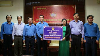 Các đơn vị tiếp tục san sẻ khó khăn với người dân miền Trung