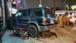 Tin giao thông đến sáng 11/11: Ô tô tông loạt xe máy, 3 thanh niên tử vong khi lao xe vào nhà dân