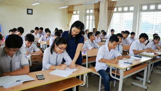 Bộ GD-ĐT lại đề xuất chưa tăng học phí