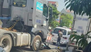 Va chạm với xe bồn, tài xế xe ôm tử vong thương tâm