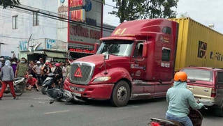 Tin giao thông đến sáng 25/11: Loạt va chạm ô tô với xe máy, 6 người tử vong, 2 người bị thương