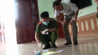 Vợ tử vong, chồng bất tỉnh tại nhà riêng