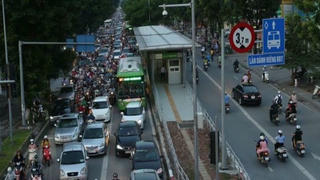 Phát triển thêm xe buýt nhanh (BRT) ở Hà Nội: Tránh lặp lại thất bại