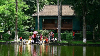 45 năm giữ gìn và tô điểm cảnh quan hương sắc bên Lăng Bác Hồ