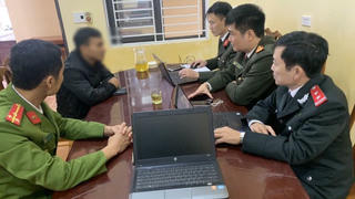 Xử phạt nam thanh niên bịa chuyện cán bộ ăn chia tiền hỗ trợ của ca sĩ Thủy Tiên