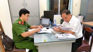 Đình chỉ chức  Phó ban chỉ đạo  Công trình lịch sử TP.HCM của ông Tất Thành Cang