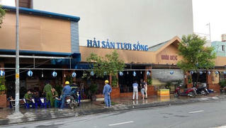 Cháy quán hải sản ở TP HCM lúc sáng sớm