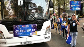 Tặng vé xe, vé tàu cho công nhân  về quê đón Tết