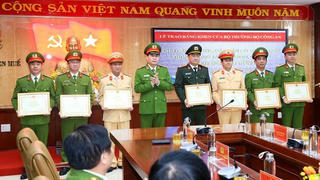 Công an Thừa Thiên - Huế khen thưởng các tập thể, cá nhân trong công tác cứu nạn