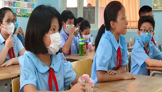 Sở GD&ĐT TP HCM khuyến khích học sinh đeo khẩu trang trong lớp