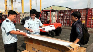 Buôn lậu tuyến hàng không tăng mạnh