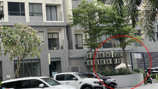 Người đàn ông ngoại quốc rơi chung cư tử vong